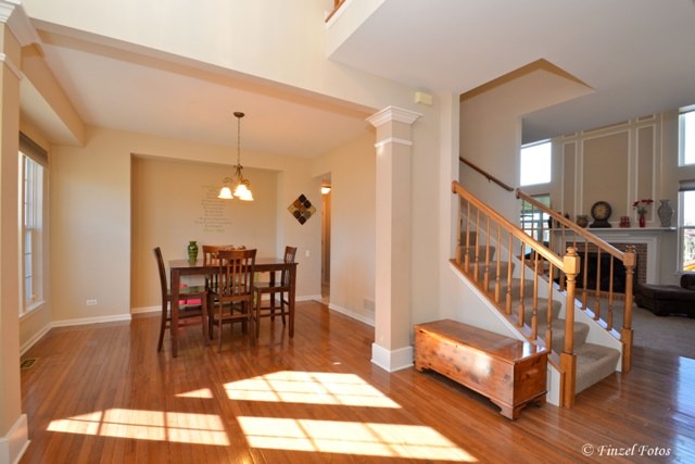 4351 Whitehall Ln, Algonquin, IL 60102 photo 2