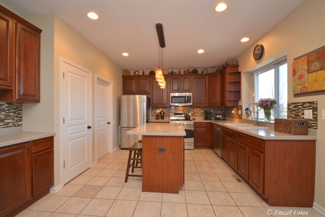 4351 Whitehall Ln, Algonquin, IL 60102 photo 9