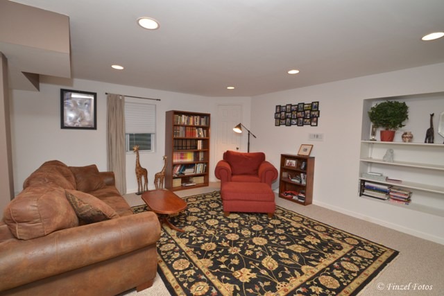 4351 Whitehall Ln, Algonquin, IL 60102 photo 21