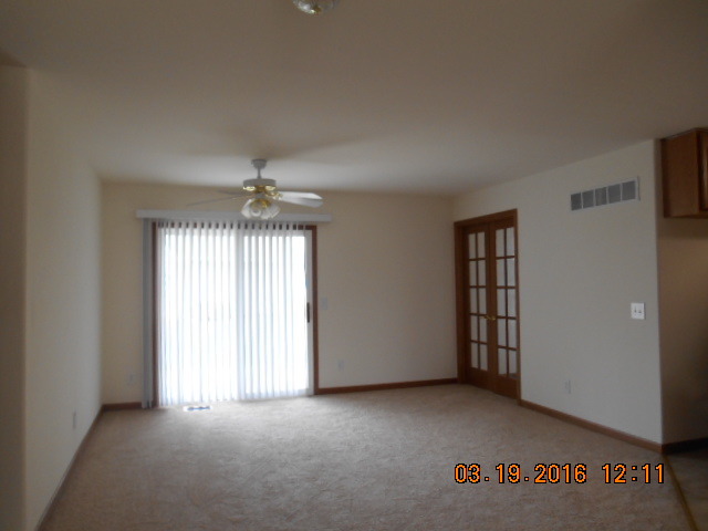 2806 Becker Dr, Peru, IL 61354 photo 3
