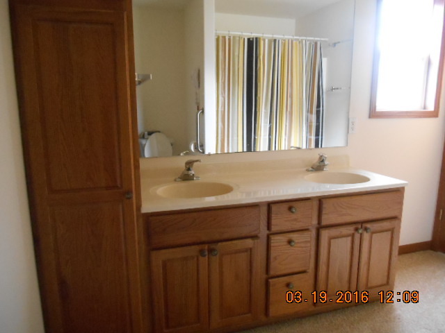 2806 Becker Dr, Peru, IL 61354 photo 9