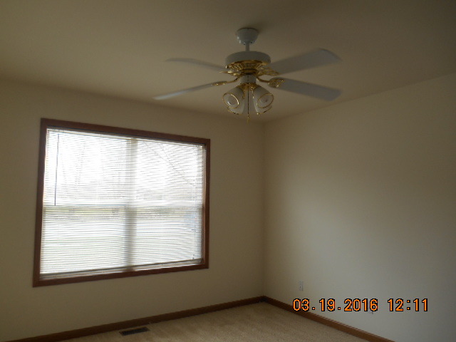 2806 Becker Dr, Peru, IL 61354 photo 6