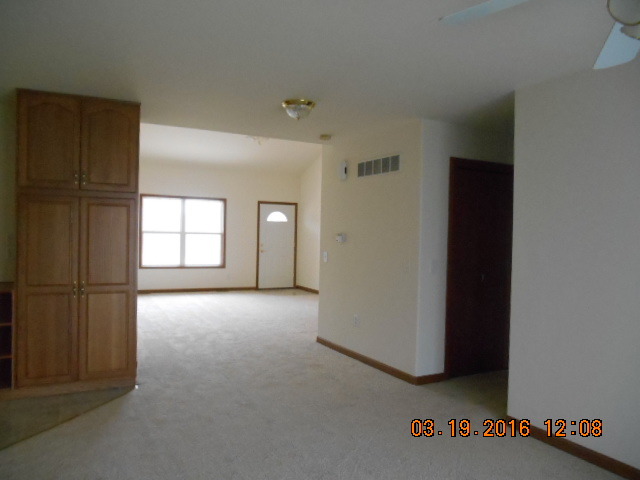 2806 Becker Dr, Peru, IL 61354 photo 4