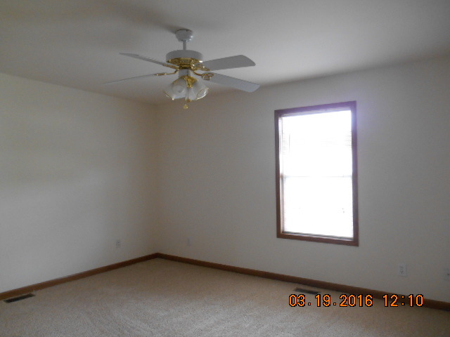 2806 Becker Dr, Peru, IL 61354 photo 7