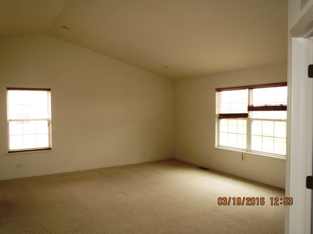 1023 Biltmore Dr, Elgin, IL 60120 photo 8