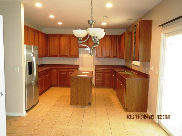 1023 Biltmore Dr, Elgin, IL 60120 photo 2