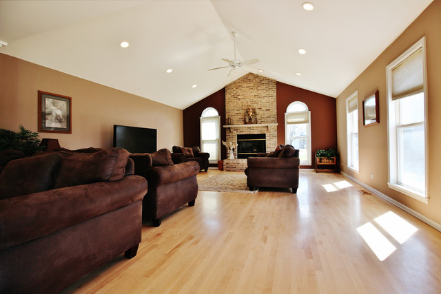 1501 Derby Ln, Bartlett, IL 60103 photo 3