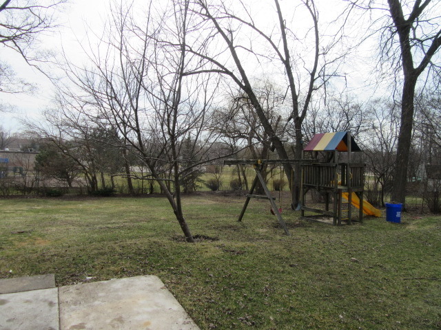 415 Azalea Ln, Hoffman Estates, IL 60169 photo 22