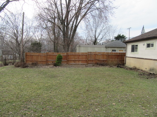 415 Azalea Ln, Hoffman Estates, IL 60169 photo 24