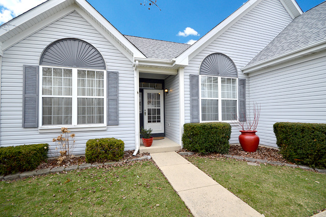 1851 Beckwith Ct, Plainfield, IL 60586 photo 2