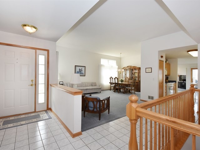 21612 W Larch Dr, Plainfield, IL 60544 photo 2