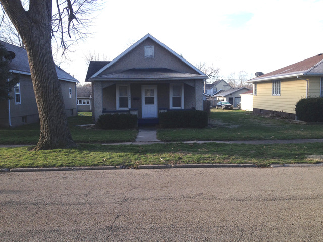 107 W 5th St, Spring Valley, IL 61362 photo 1