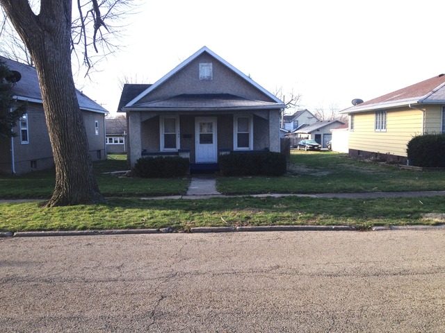 107 W 5th St, Spring Valley, IL 61362 photo 2