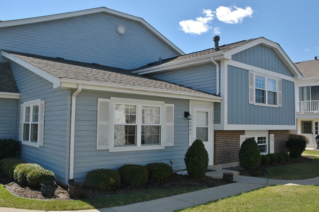 1486 Timber Trl #A, Wheaton, IL 60189 photo 1