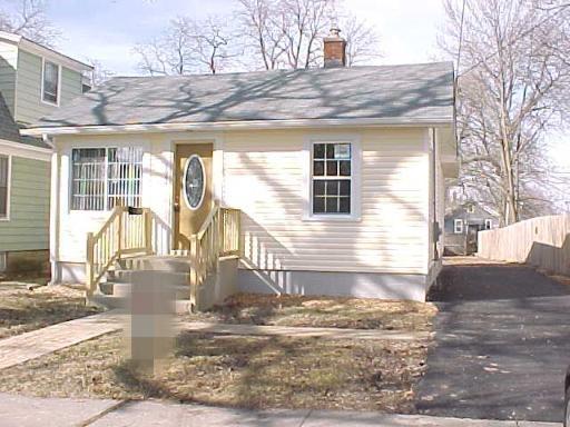 1044 Grand Blvd, Aurora, IL 60505 photo 1
