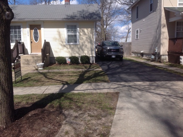 1044 Grand Blvd, Aurora, IL 60505 photo 3