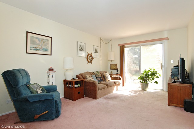 647 Darien Ct, Hoffman Estates, IL 60169 photo 7