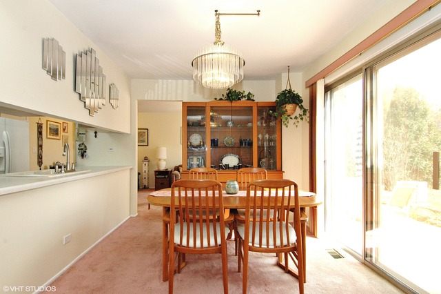 647 Darien Ct, Hoffman Estates, IL 60169 photo 6
