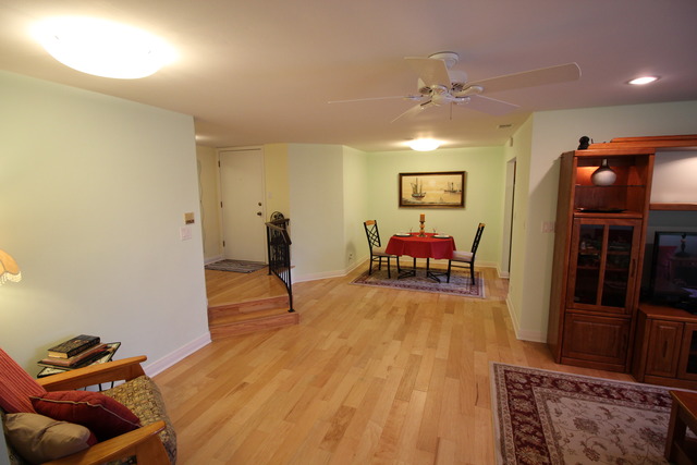 1012 Harbour Ct #1B, Wheeling, IL 60090 photo 6