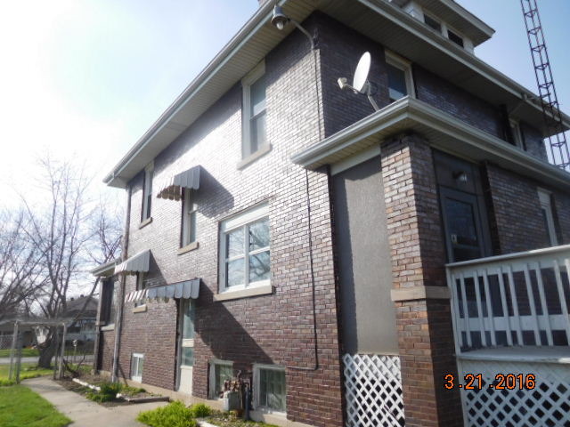 302 S Jackson St, Gardner, IL 60424 photo 3
