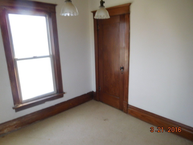 302 S Jackson St, Gardner, IL 60424 photo 17