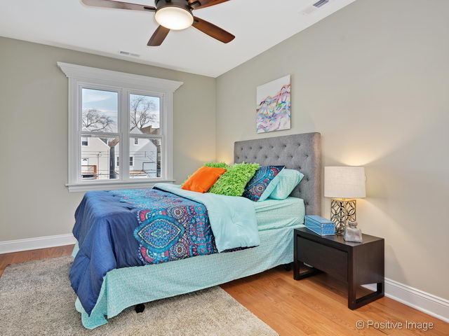 3228 W Belle Plaine Ave, Chicago, IL 60618 photo 18