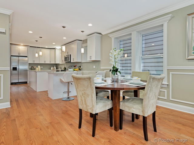 3228 W Belle Plaine Ave, Chicago, IL 60618 photo 6