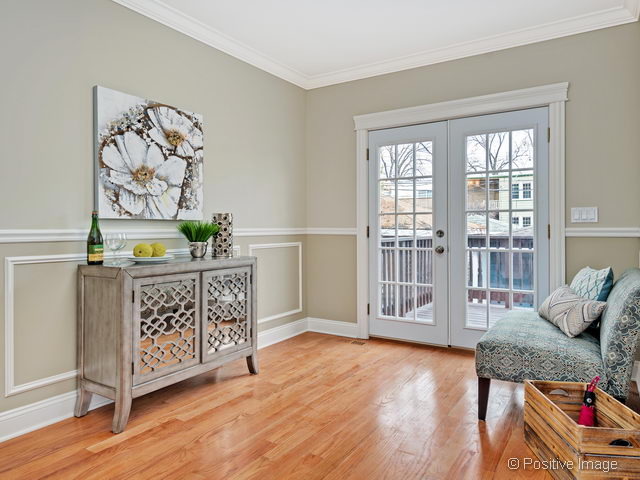 3228 W Belle Plaine Ave, Chicago, IL 60618 photo 11