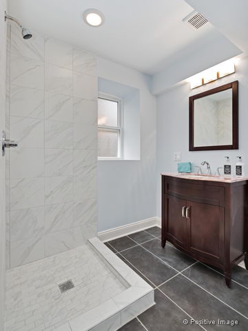 3228 W Belle Plaine Ave, Chicago, IL 60618 photo 24