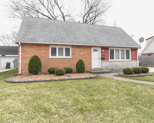 6907 Olympic Dr, Bridgeview, IL 60455 photo 1