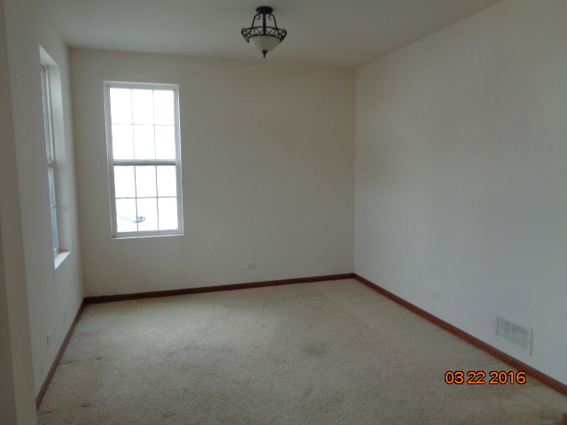 1655 Plum Tree Ln, Aurora, IL 60504 photo 3