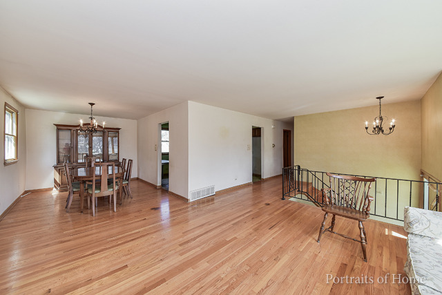 718 70th, Darien, IL 60561 photo 2