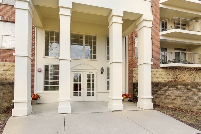 3125 Town Square Dr #401, Rolling Meadows, IL 60008 photo 2