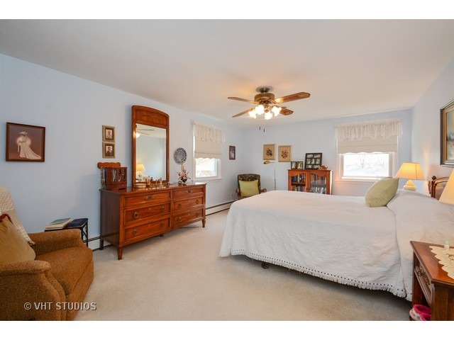 602 E 2nd St, Lockport, IL 60441 photo 6