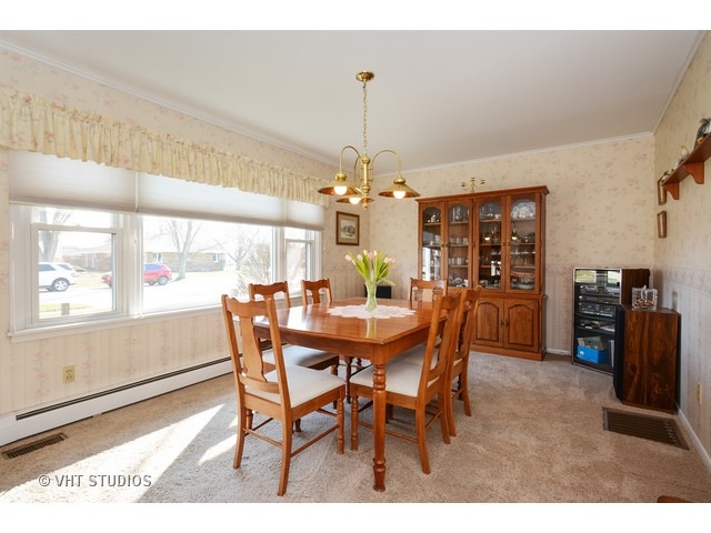 602 E 2nd St, Lockport, IL 60441 photo 5
