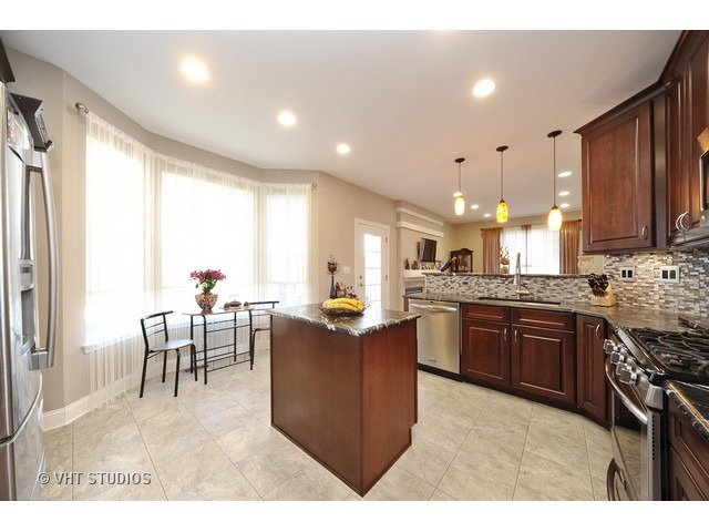 140 W Willow Rd, Wheeling, IL 60090 photo 4