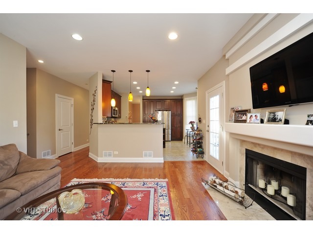 140 W Willow Rd, Wheeling, IL 60090 photo 7