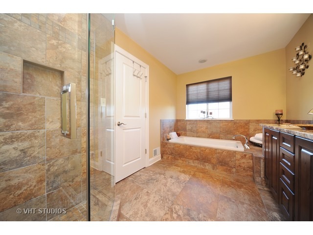 140 W Willow Rd, Wheeling, IL 60090 photo 11