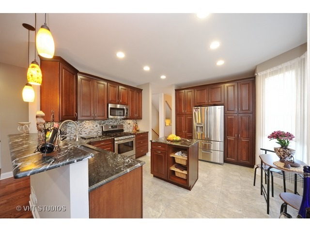 140 W Willow Rd, Wheeling, IL 60090 photo 3