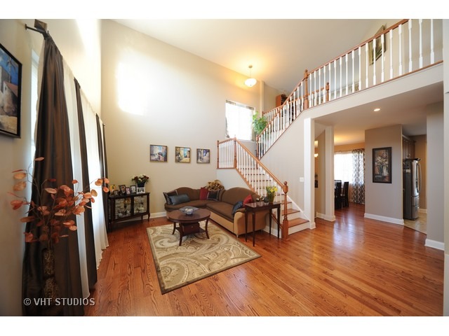 140 W Willow Rd, Wheeling, IL 60090 photo 2