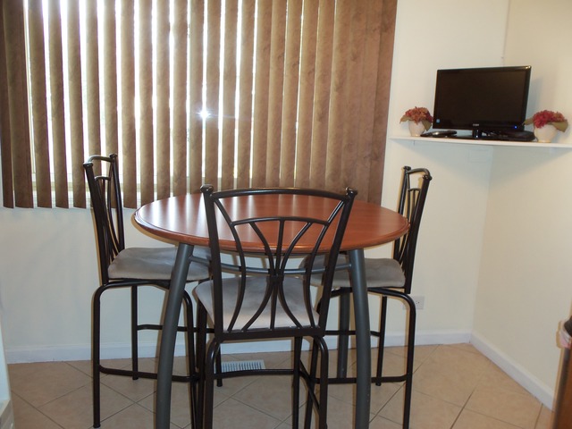 405 Arrow Trl, Wheeling, IL 60090 photo 10
