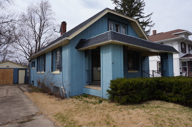 937 S 4th St, Aurora, IL 60505 photo 4