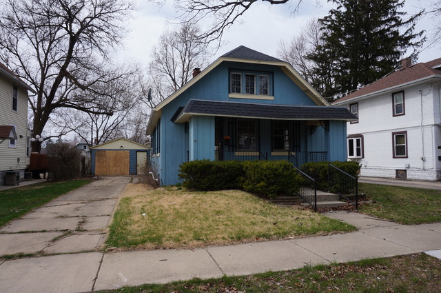 937 S 4th St, Aurora, IL 60505 photo 2