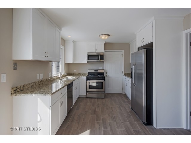 1904 Innercircle Dr, Crest Hill, IL 60403 photo 2