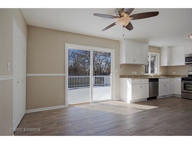 1904 Innercircle Dr, Crest Hill, IL 60403 photo 3