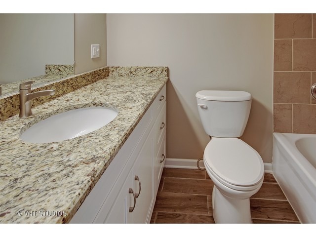 1904 Innercircle Dr, Crest Hill, IL 60403 photo 9