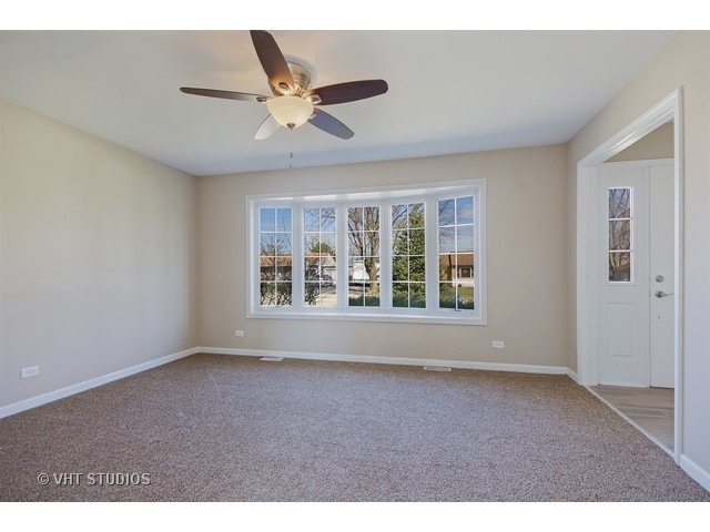 1904 Innercircle Dr, Crest Hill, IL 60403 photo 4