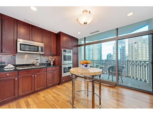 21 E Huron St #3004, Chicago, IL 60611 photo 16