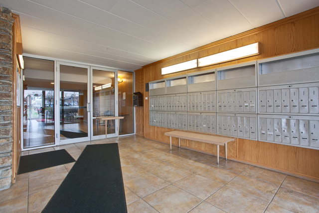 100 Deborah Ln #A24, Wheeling, IL 60090 photo 2