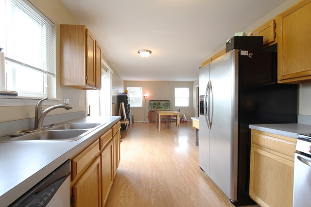 1110 Flint Ct, Aurora, IL 60506 photo 6